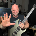 5 Mistakes That Keep You From Playing Tighter Metal Guitar Riffs